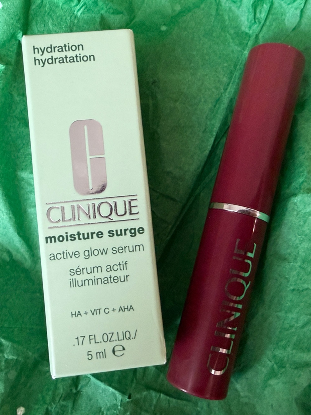 Clinique Samples 2 pieces: Moisture Surge & almost lipstick